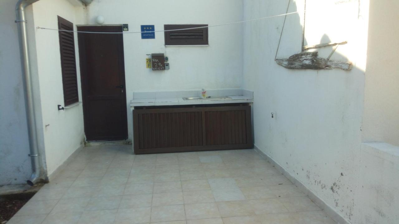 Apartment Tara Nečujam Exterior foto